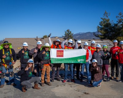 Wells Fargo Volunteers and GRID Alternatives